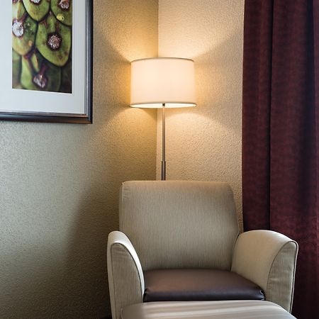 Holiday Inn Express & Suites Walterboro By Ihg Exterior foto